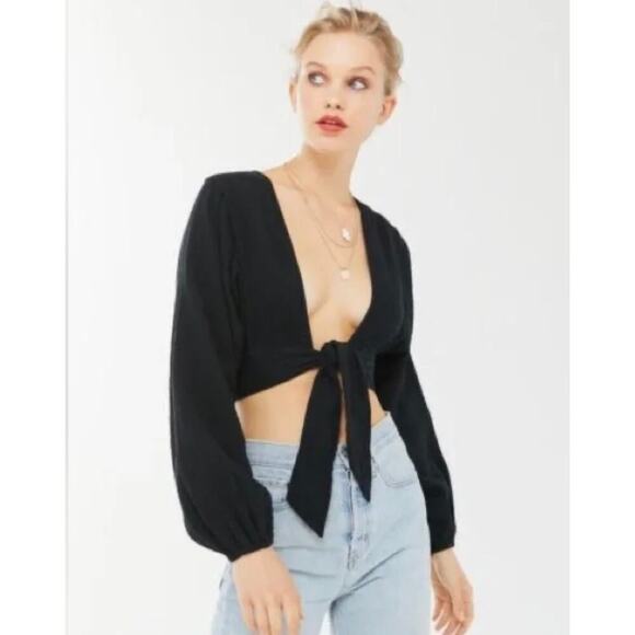 Hutch Tops - Hutch Tie Front Cropped Long Sleeve Top Size XS